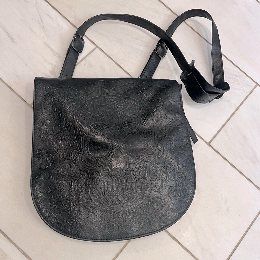 Loungefly black embossed sugar skull messenger bag faux leather